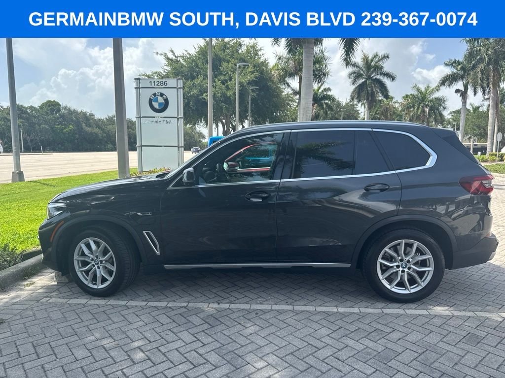 Certified Used 2022 Dark Graphite BMW xDrive45e image 3