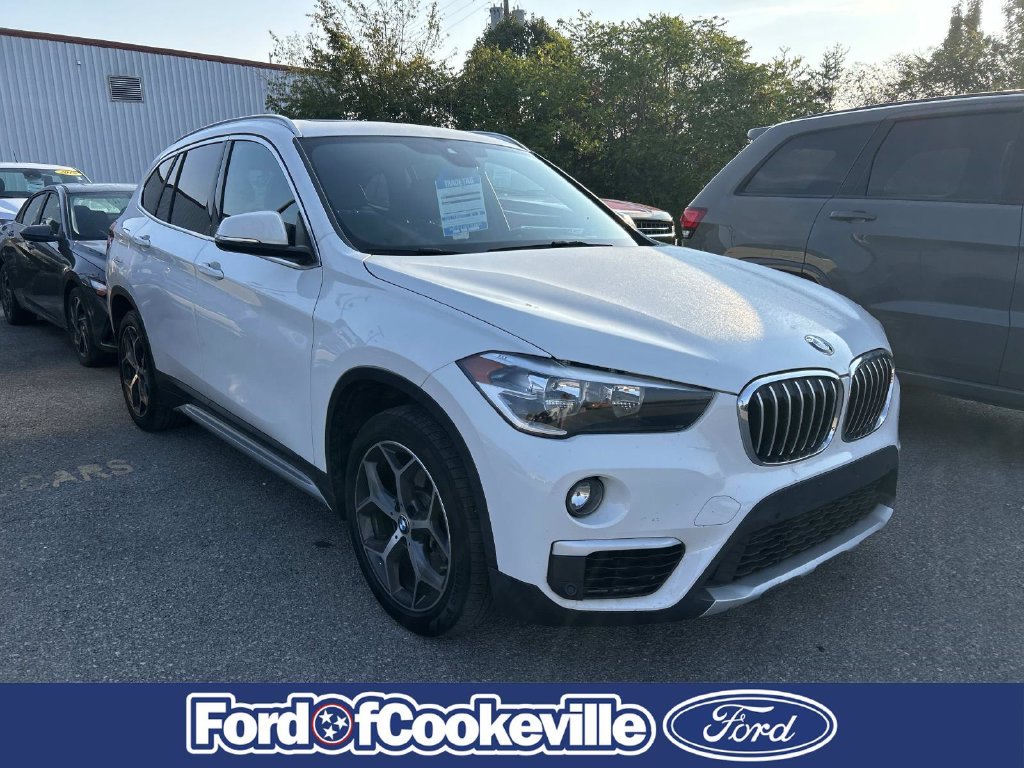 Used 2019 Alpine White BMW sDrive28i image 2