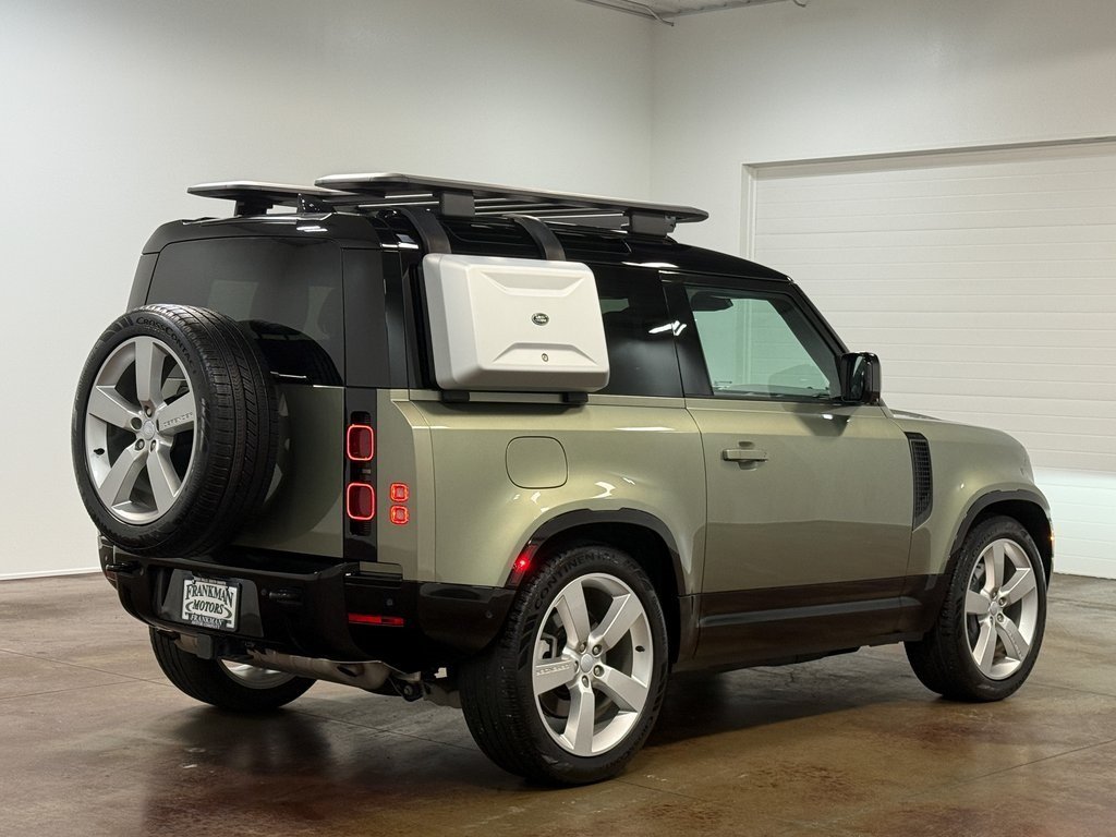 2024 Land Rover Defender 90 X-Dynamic SE photo 3