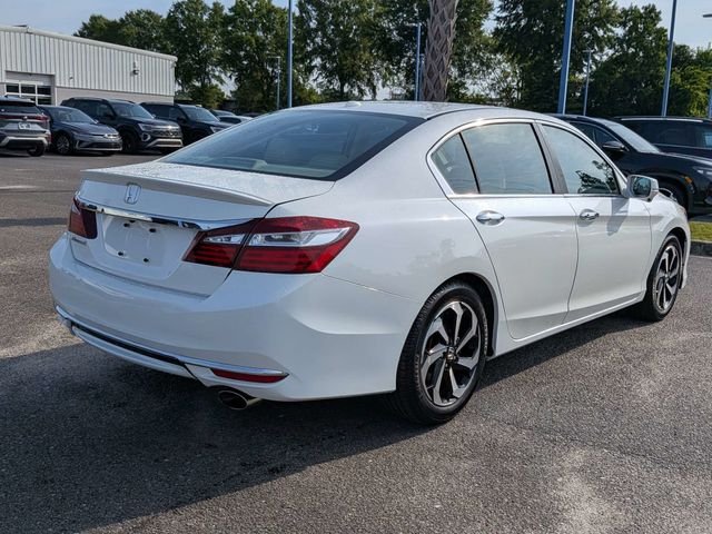 Used 2017 White Honda EX-L image 4