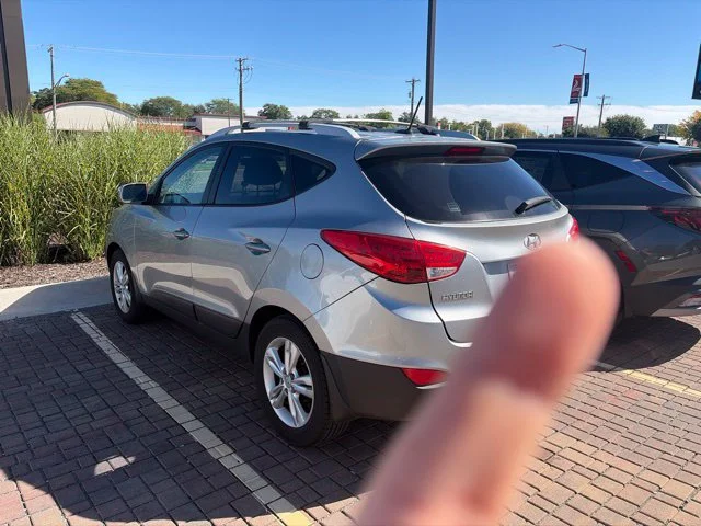 Used 2012 Gray Hyundai GLS image 2