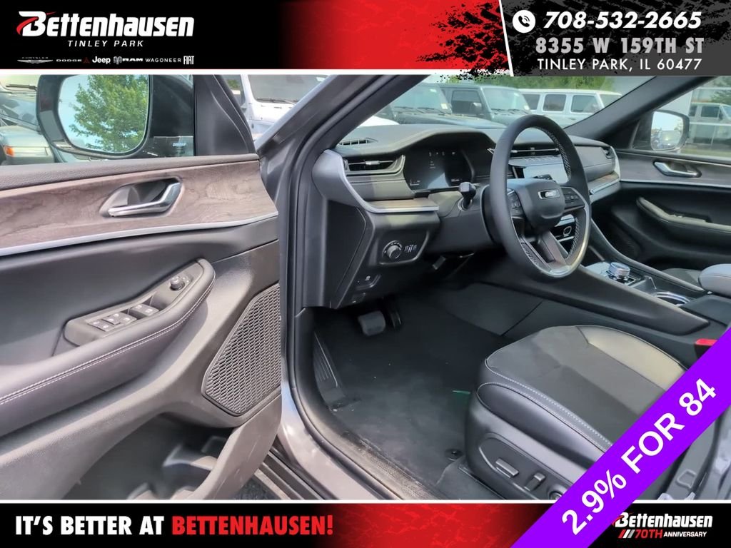 New 2026 Baltic Gray Metallic Clear-Coat Exterior Paint Jeep Altitude image 13