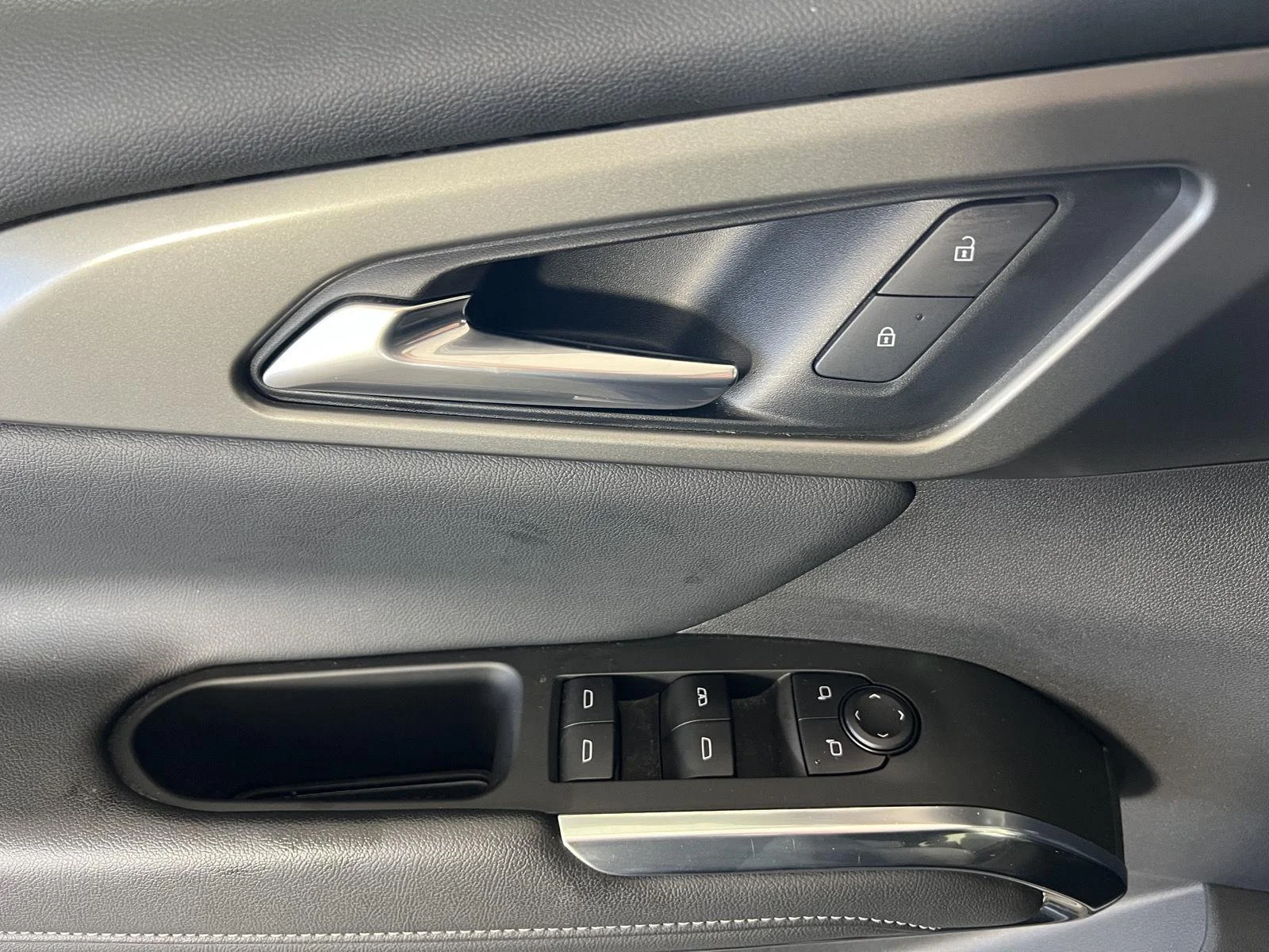 Used 2025 Sterling Gray Metallic Chevrolet AWD LT image 7
