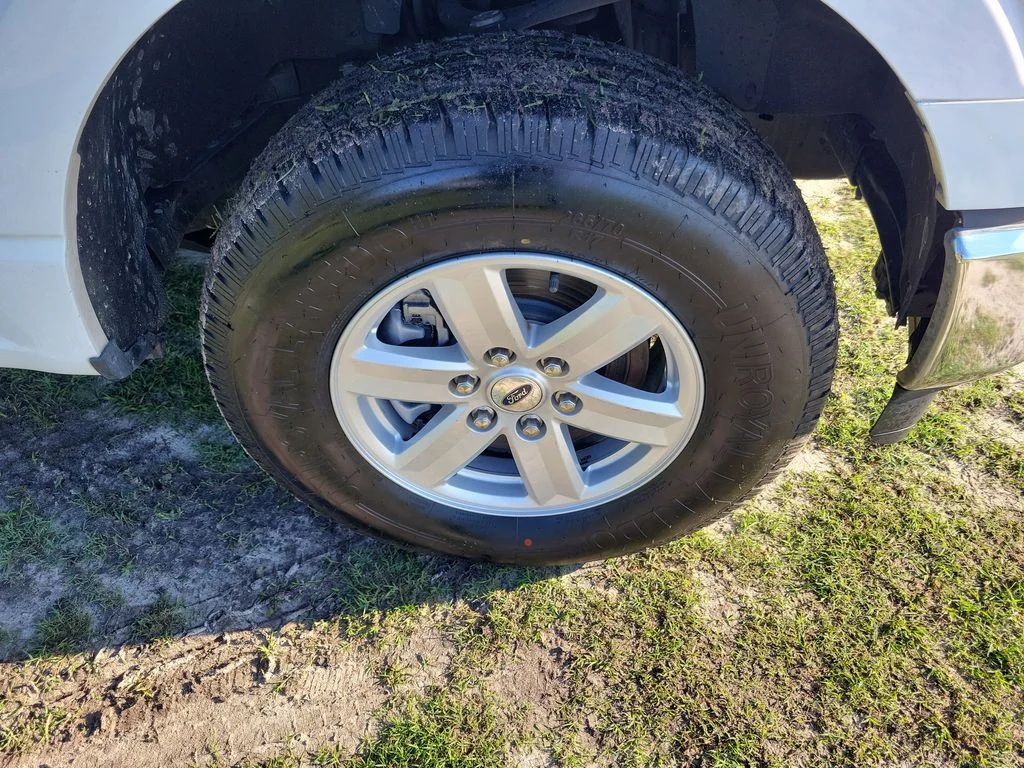 Used 2022 Oxford White Ford XLT image 7