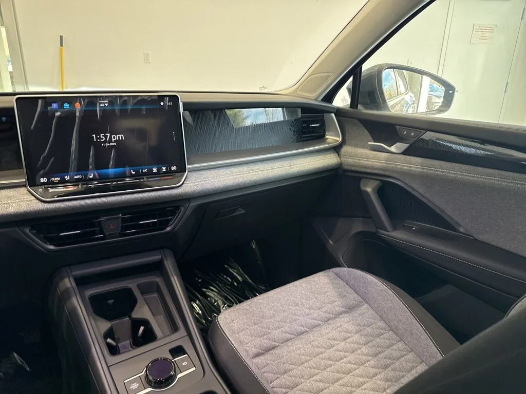 2026 Volkswagen Tiguan SE - Photo 12