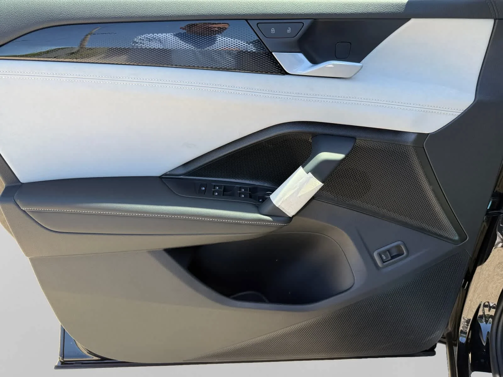 2026 Volkswagen Tiguan SE - Photo 10