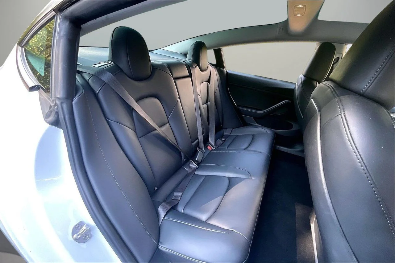 Used 2023  Tesla Base image 26
