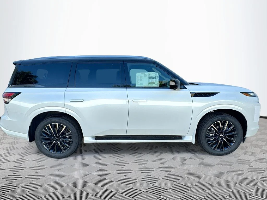 New 2026 2T RADIANT WHIT INFINITI Autograph 4WD image 4
