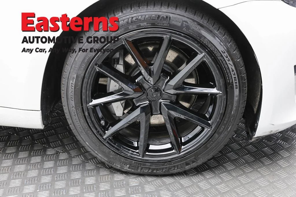Used 2023 White Tesla Base image 25