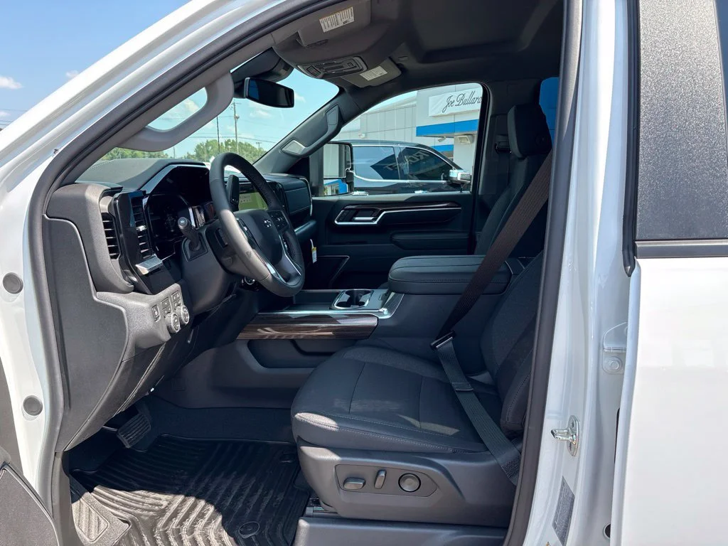 New 2026 Summit White Chevrolet LT image 24