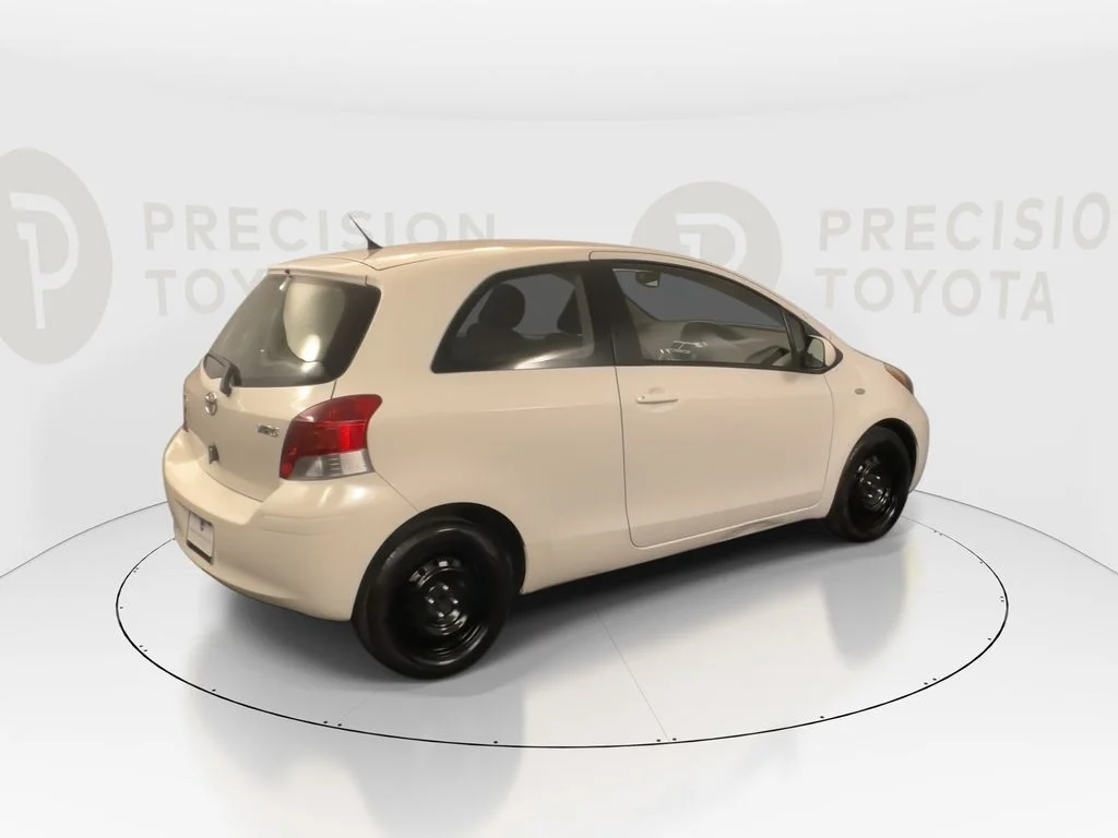 Used 2009 Polar White Toyota Base image 18