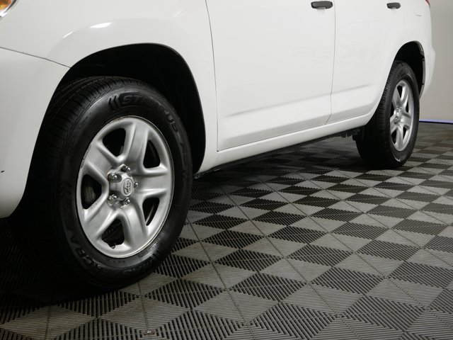 Used 2009 Super White Toyota w/ Extra Value Pkg image 2