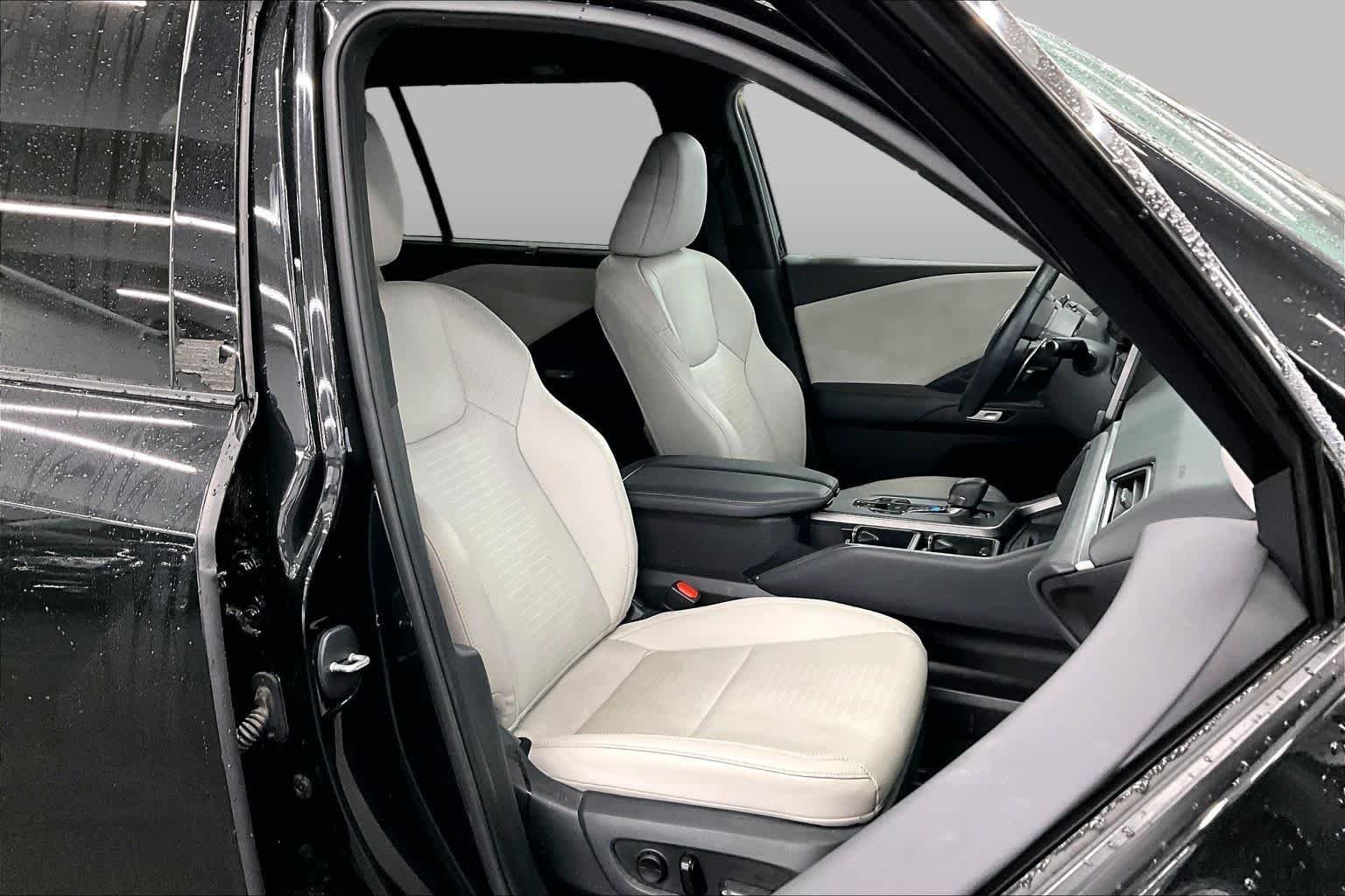 Certified Used 2025 Caviar Lexus Premium image 8