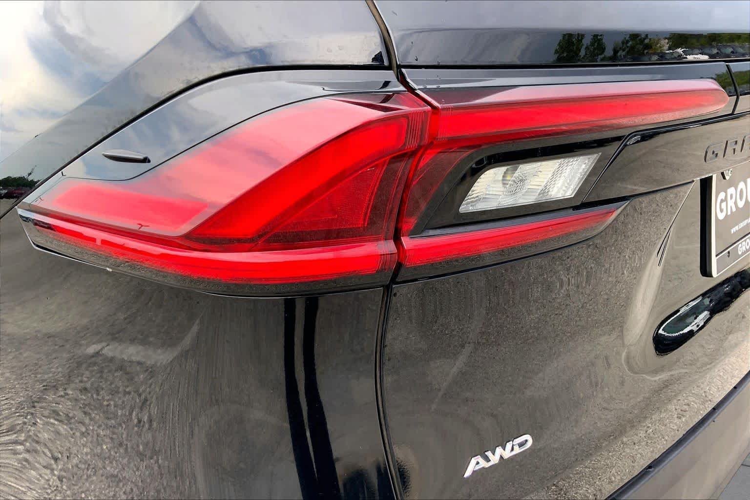 Used 2025 Midnight Black Metallic Toyota XLE image 28