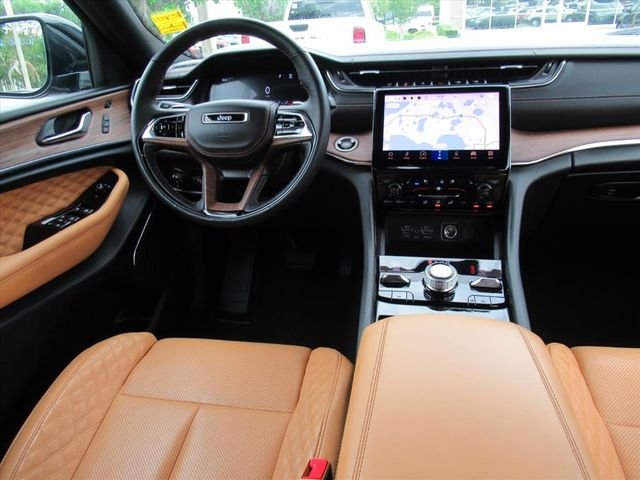 Used 2023 Gray Jeep Summit image 13