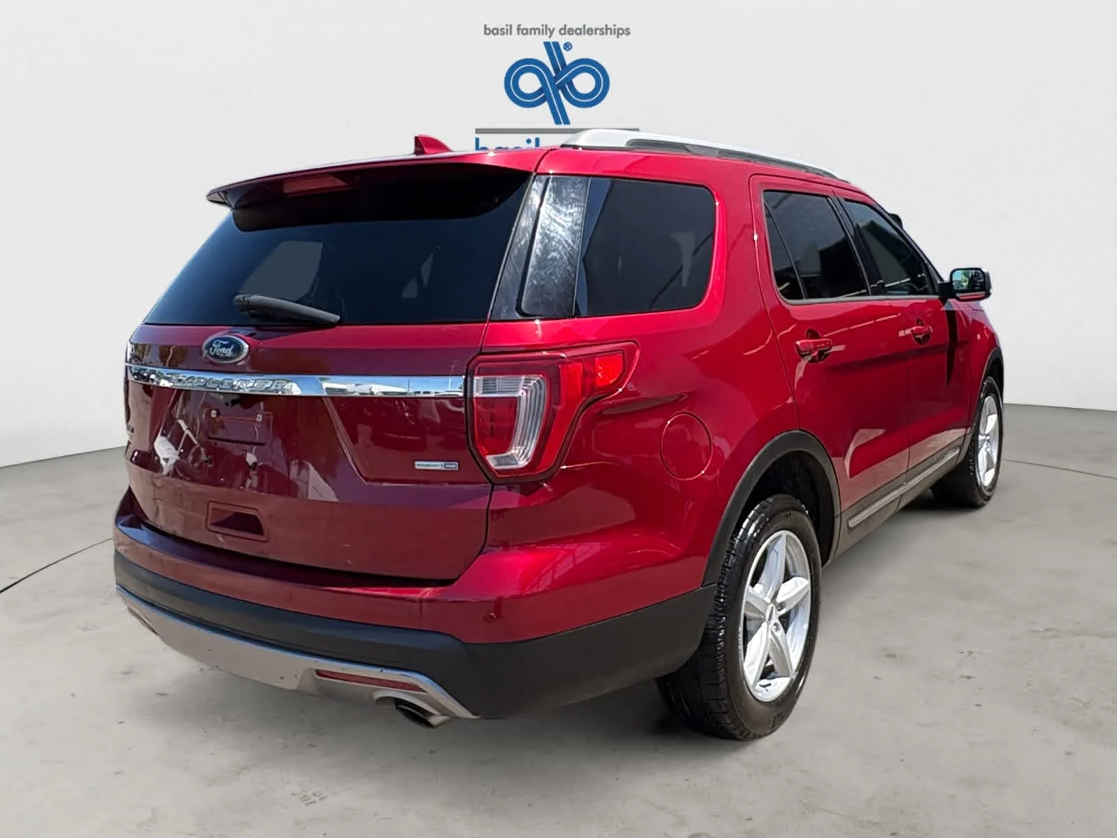 Used 2016 Ruby Red Metallic Tinted Clearcoat Ford XLT image 7