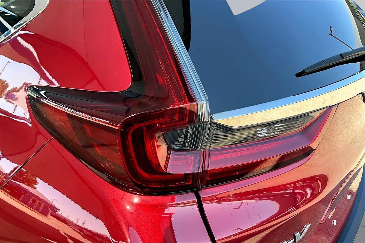 Used 2020 Radiant Red Metallic Honda Touring image 29