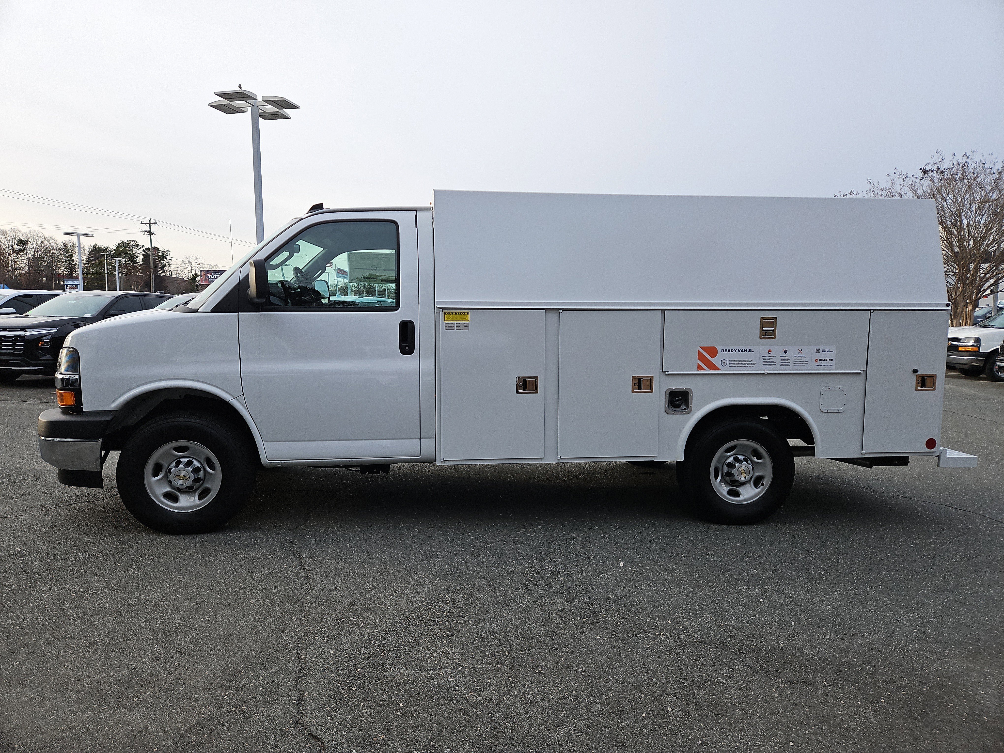 New 2026 Summit White Chevrolet 1WT image 2
