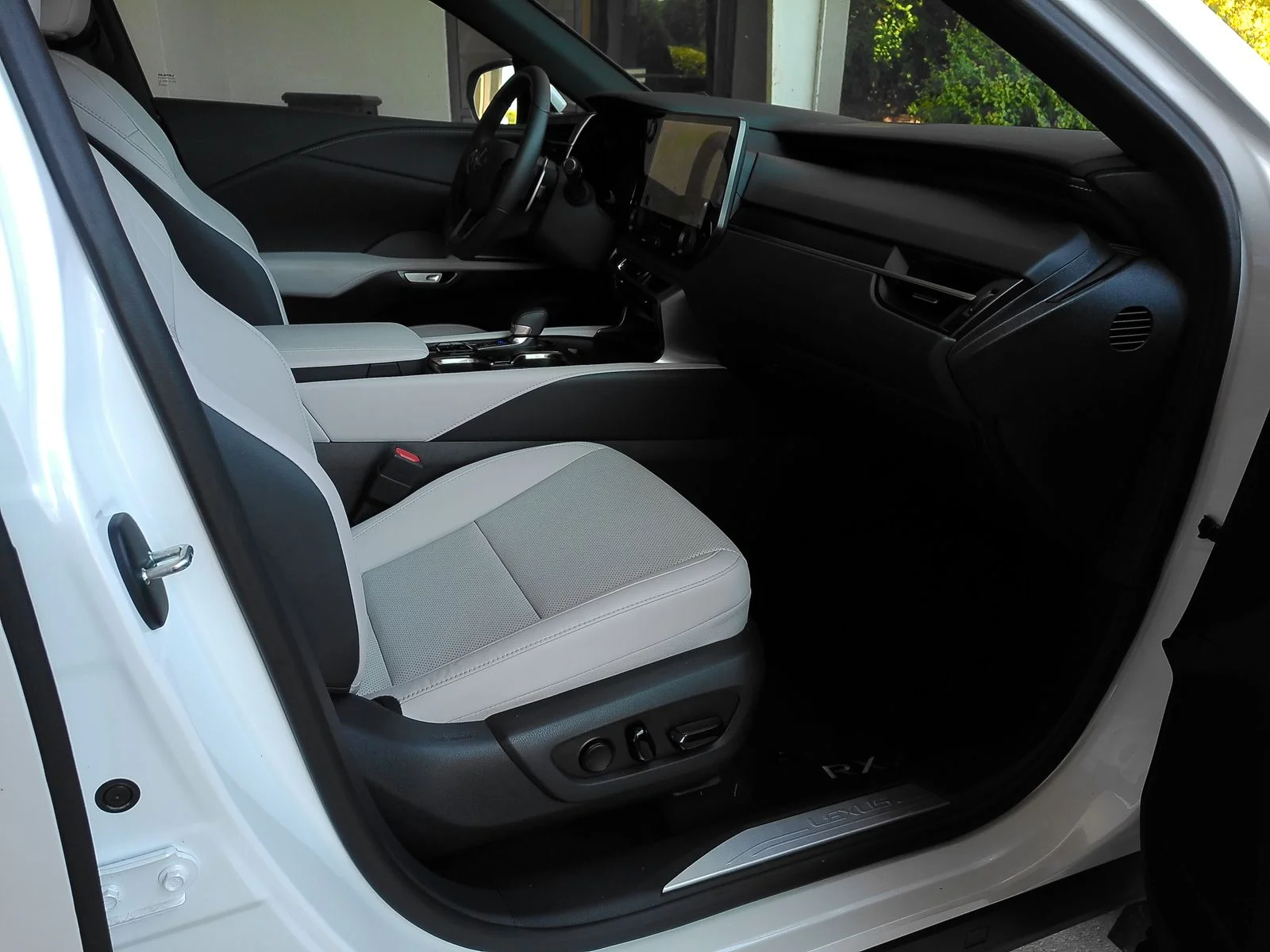 Used 2026 White Lexus 350 Premium image 29