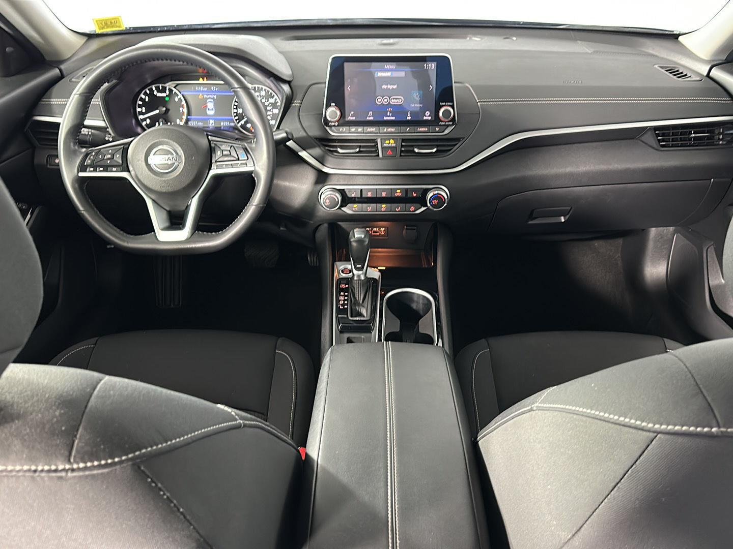 Used 2022 Super Black Nissan 2.5 SV image 29
