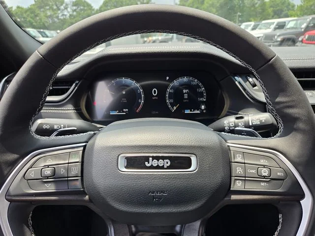 New 2026 Baltic Gray Metallic Clear-Coat Exterior Paint Jeep Limited Reserve image 27