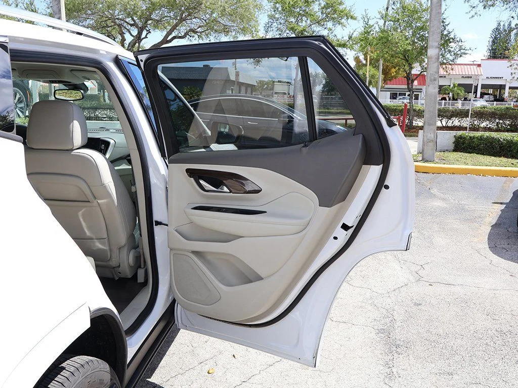 Used 2020 White GMC Denali image 26