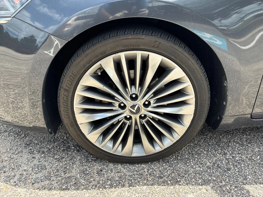 Used 2018 Gray Kia Limited image 10