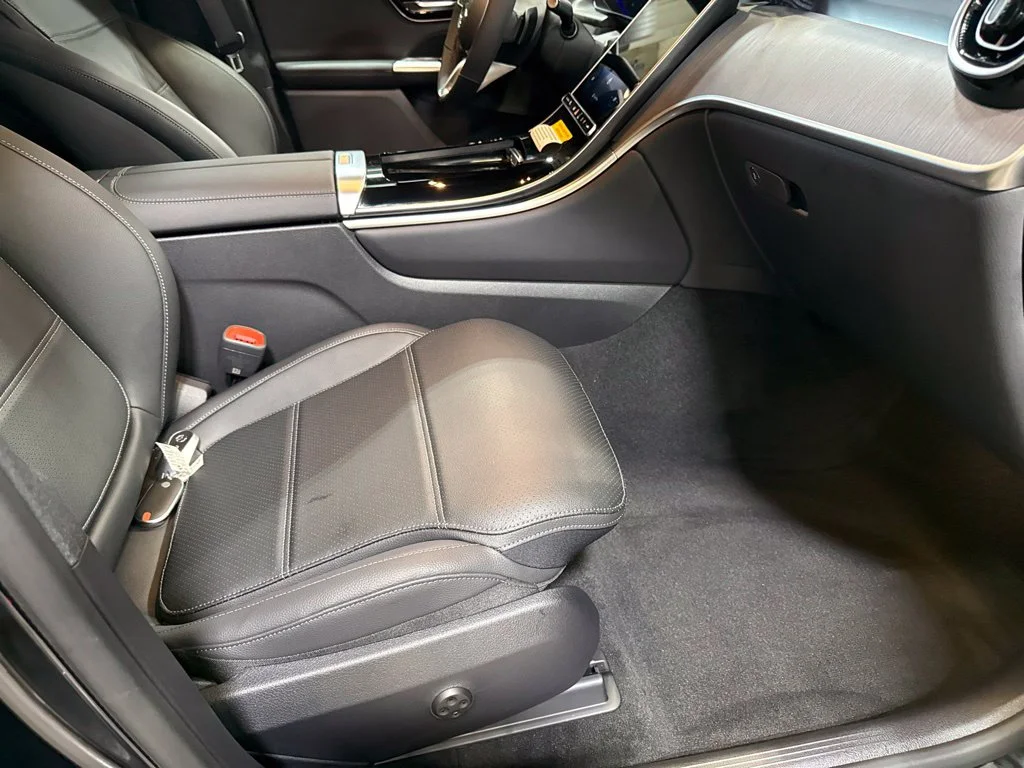 Used 2027 Black Mercedes-Benz GLC 300 image 19