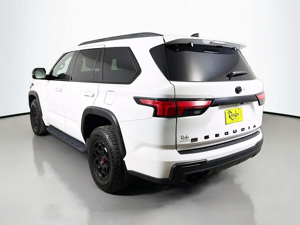 Used 2025 Ice Cap Toyota SR5 image 8