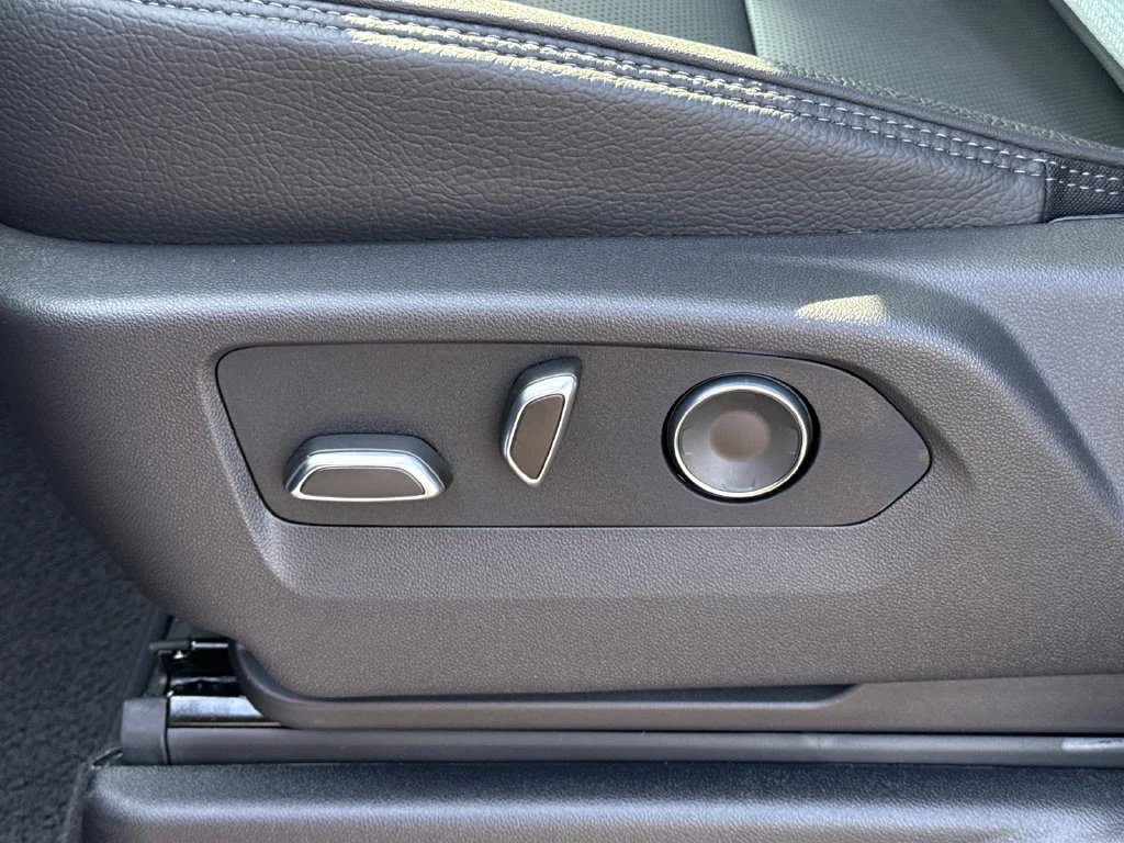 2026 GMC Yukon XL Denali - Photo 17