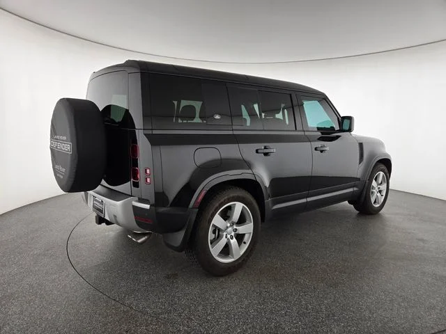 Used 2024 Black Land Rover SE image 2
