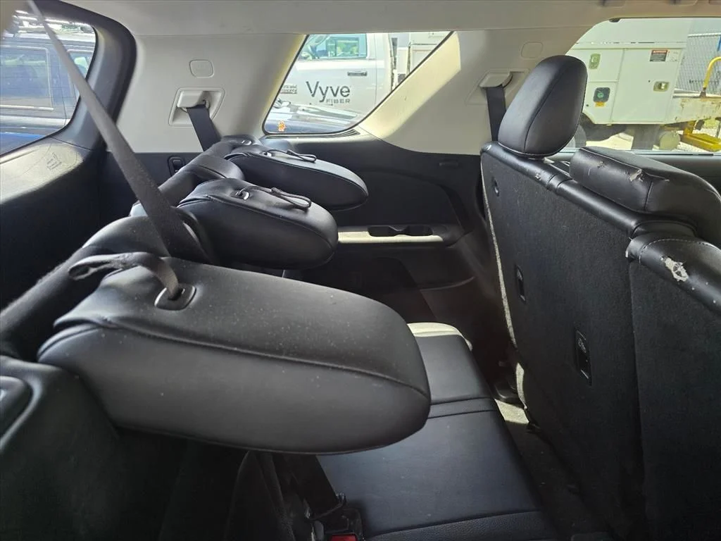 Used 2024 Red Nissan SL image 7