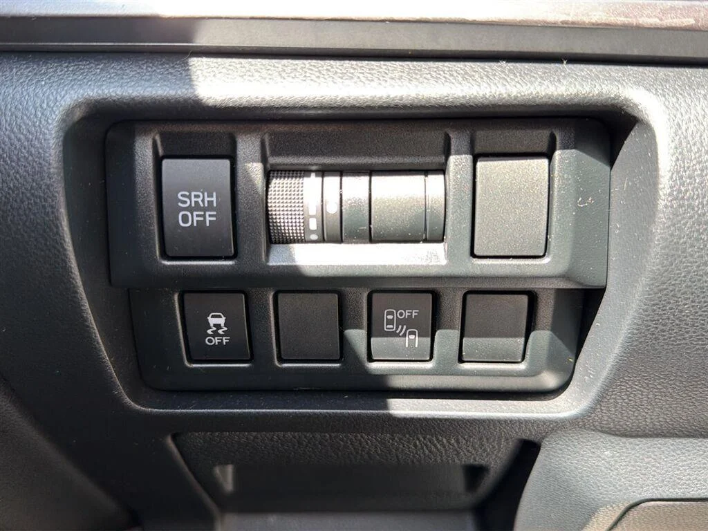 Used 2018 Dark Gray Metallic Subaru Limited image 21