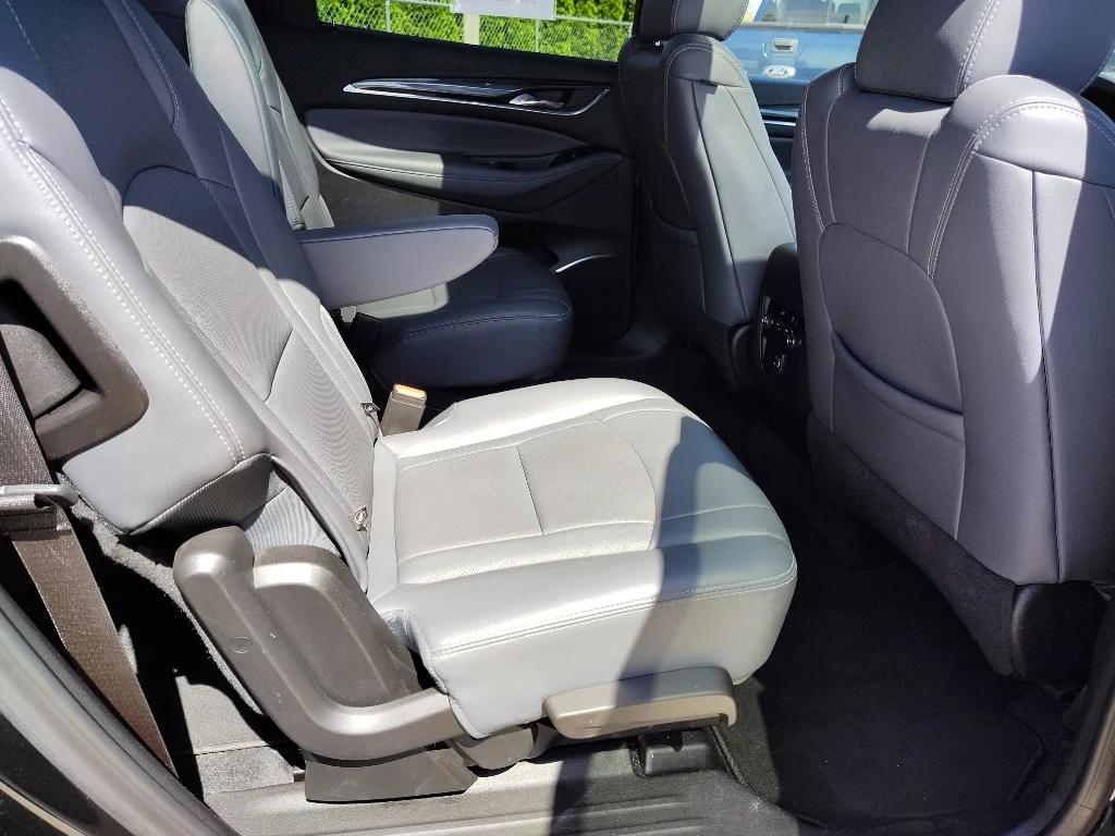 Used 2023 Ebony Twilight Metallic Buick Essence image 16