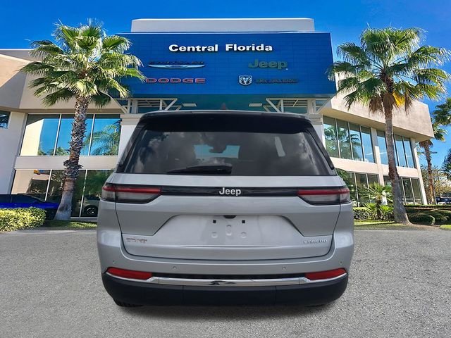 New 2026 Silver Zynith Exterior Paint Jeep Laredo X image 6