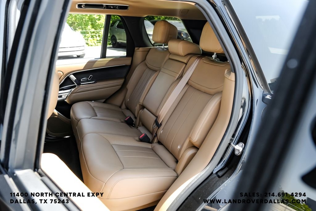 Certified Used 2024 Black Land Rover SE image 27