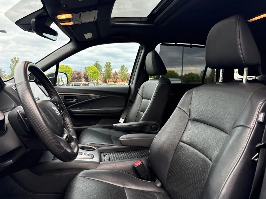 Used 2019 Lunar Silver Metallic Honda EX-L image 9