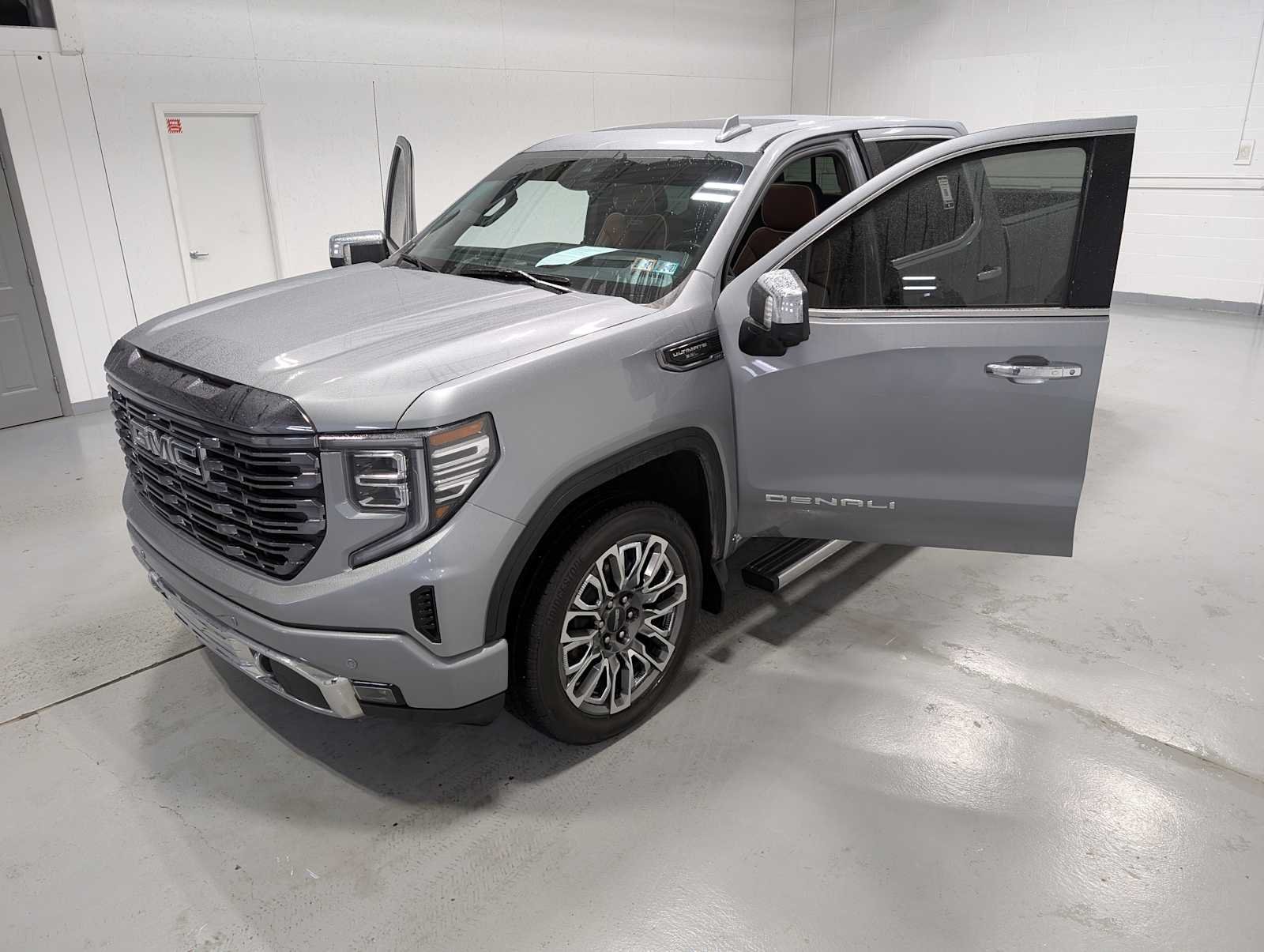 Used 2024 Sterling Metallic GMC Denali Ultimate image 17