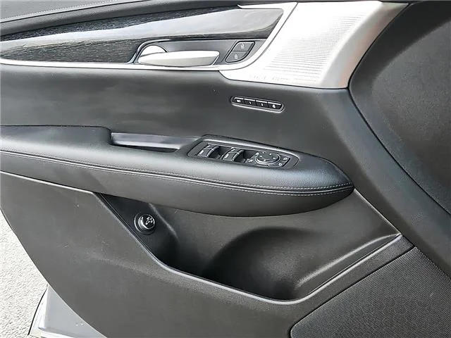 Used 2020 Grey Cadillac Premium Luxury Front-wheel Drive image 13