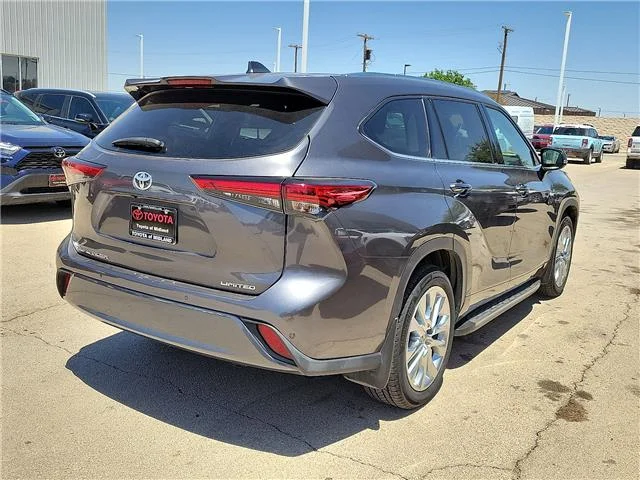 Used 2021 Magnetic Gray Metallic Toyota Limited Front-wheel Drive image 3