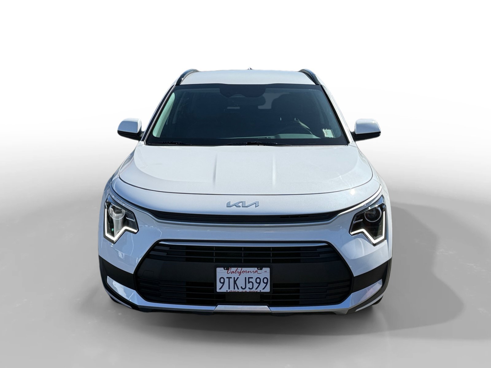 Certified Used 2025 Snow White Pearl Kia EX image 8