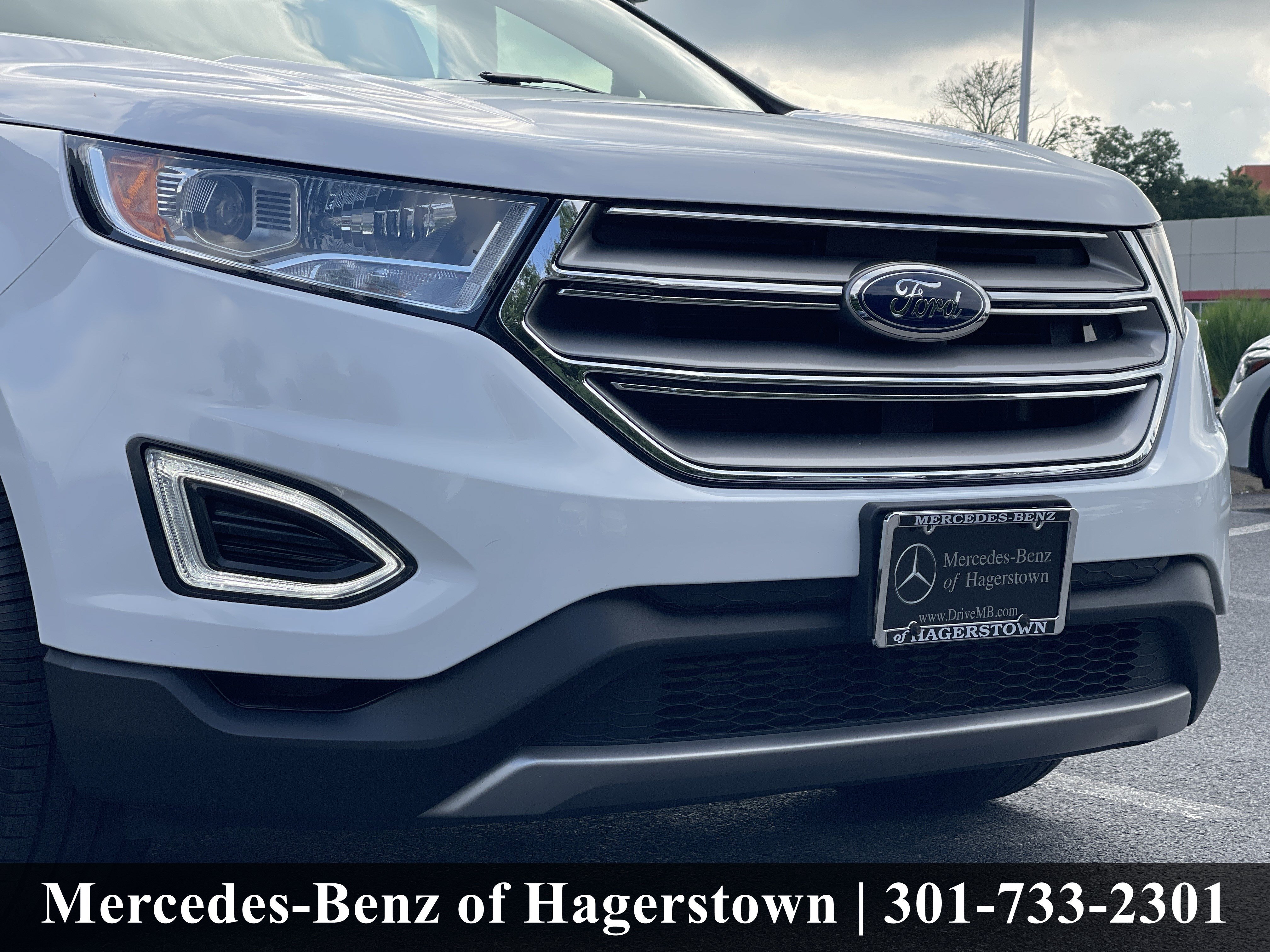 Used 2018 Oxford White Ford SEL FWD image 37