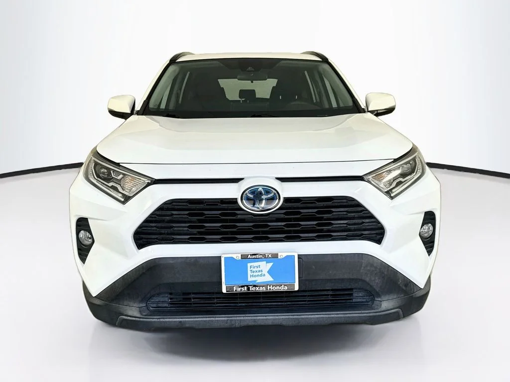 Used 2021 Super White Toyota XLE image 2