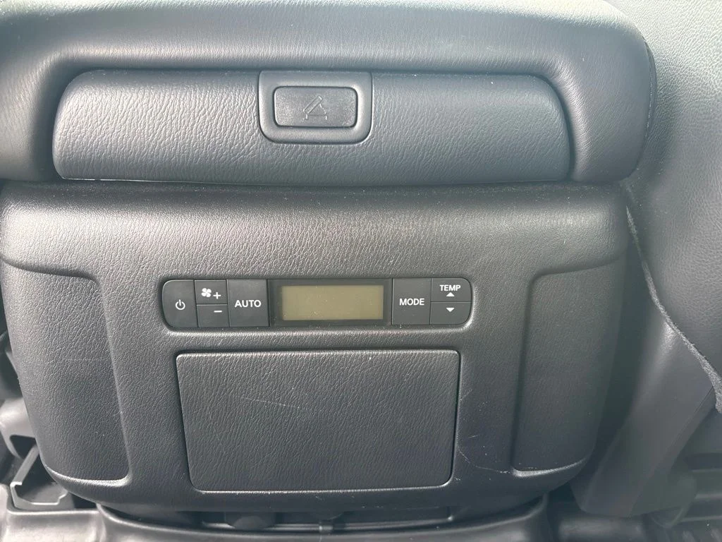 Used 2023 White Nissan SL image 22