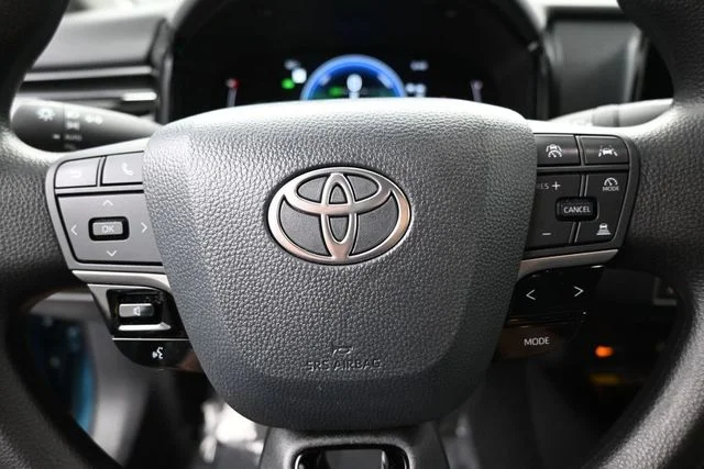 Used 2026  Toyota LE image 18