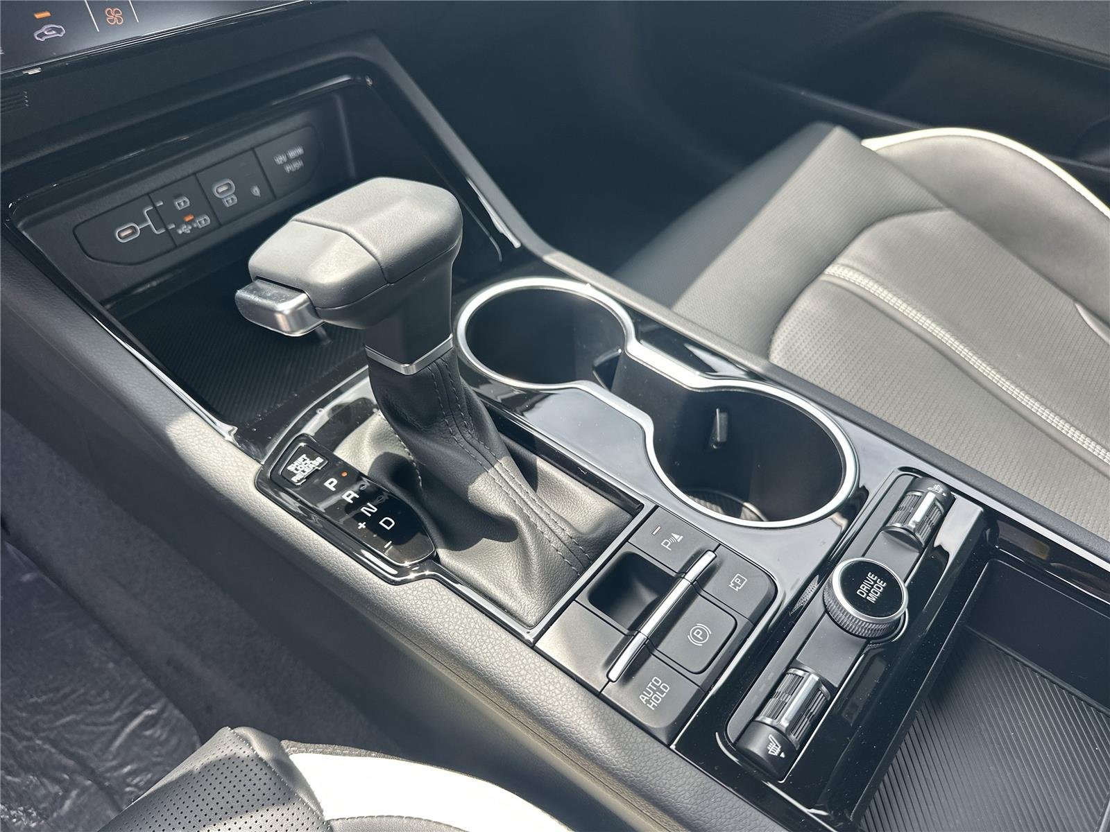 New 2026 Snow White Pearl Kia GT-Line image 13