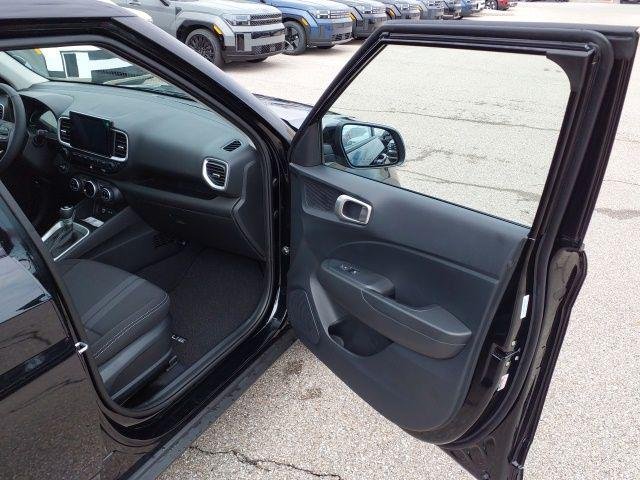 New 2026 Onyx Black Hyundai SEL image 31