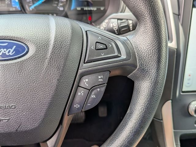 Used 2022 White Ford SE image 19