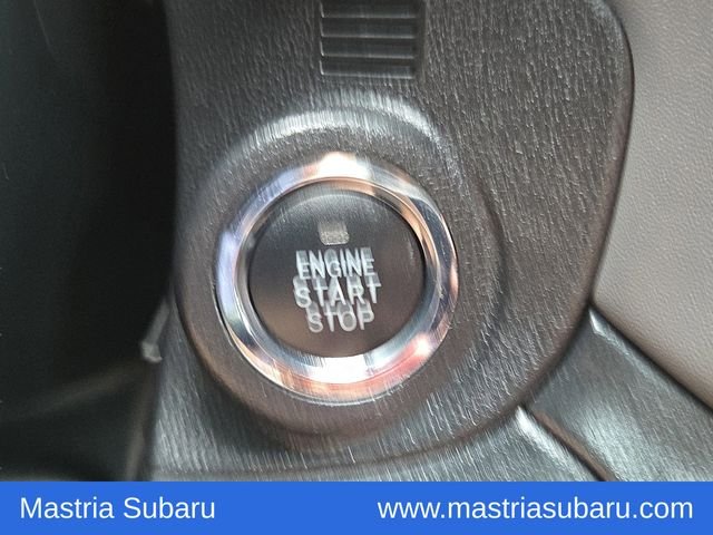 Used 2025 Crystal White Pearl Subaru Onyx Edition image 27