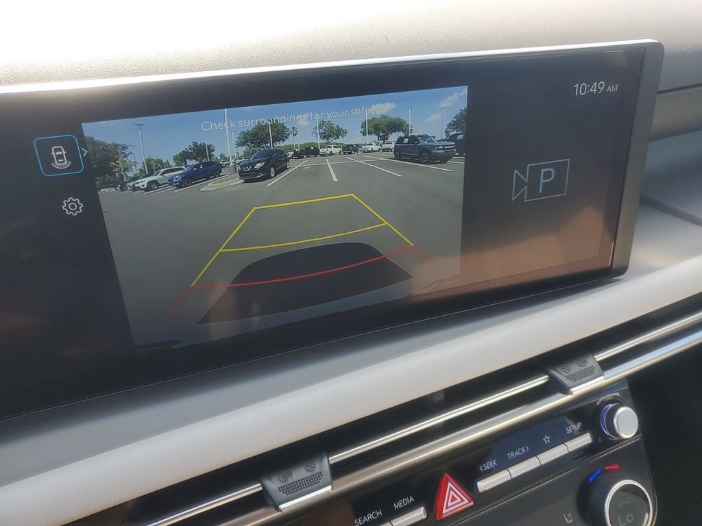 Used 2025 White Hyundai SEL image 18